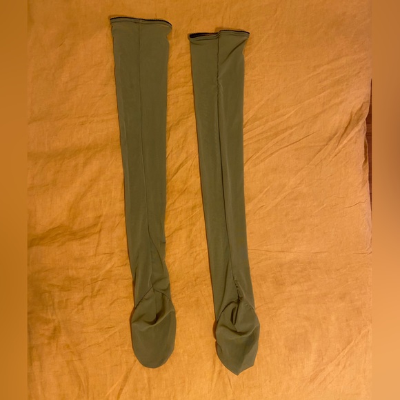 Solstice Intimates Mesh Thigh Highs In Poison color way - Picture 3 of 3